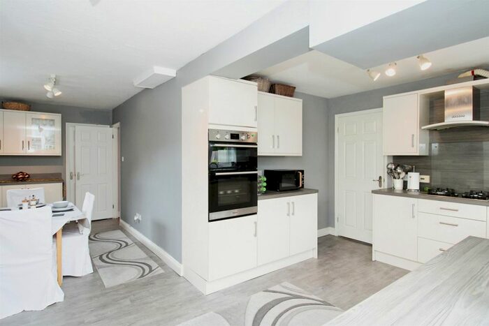 4 Bedroom Detached House For Sale In The Meadows, Marshfield, Cardiff, CF3