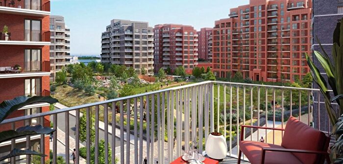 2 Bedroom Flat To Rent In Lombard Square, London, SE28