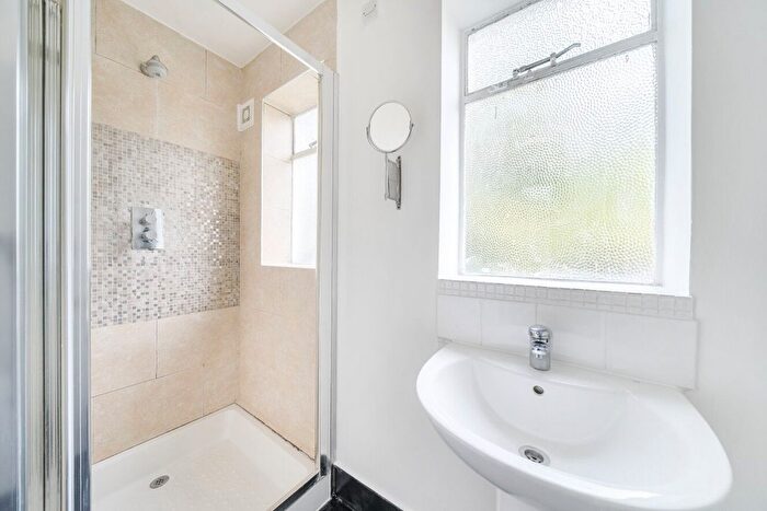 5 Bedroom Terraced House For Sale In Camberwell Road, Camberwell, London, SE5