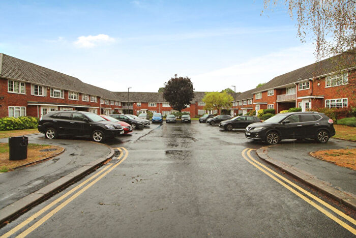 2 Bedroom Flat To Rent In Laburnum Court, Stanmore, London, HA7