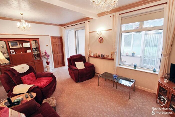 3 Bedroom Detached Bungalow For Sale In Crow Hill South, Middleton, M24