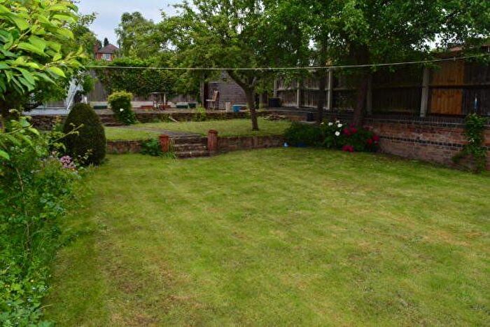 5 Bedroom Semi-Detached House To Rent In Arnesby Road, Nottingham, NG7