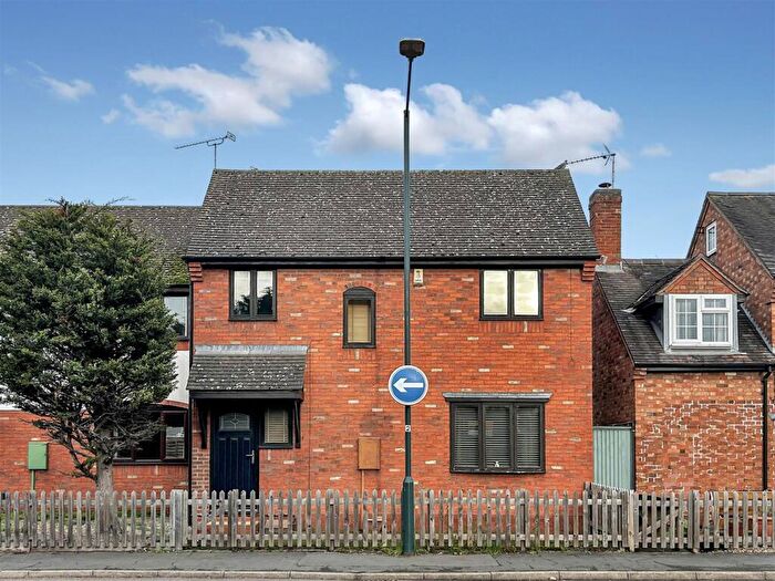 2 Bedroom End Of Terrace House For Sale In Simmons Court, Wellesbourne, CV35