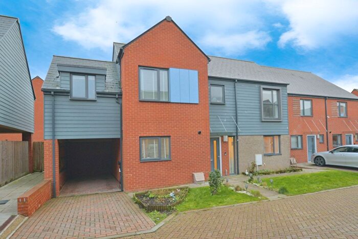 4 Bedroom Detached House For Sale In College Row, Ashford, Kent, TN23