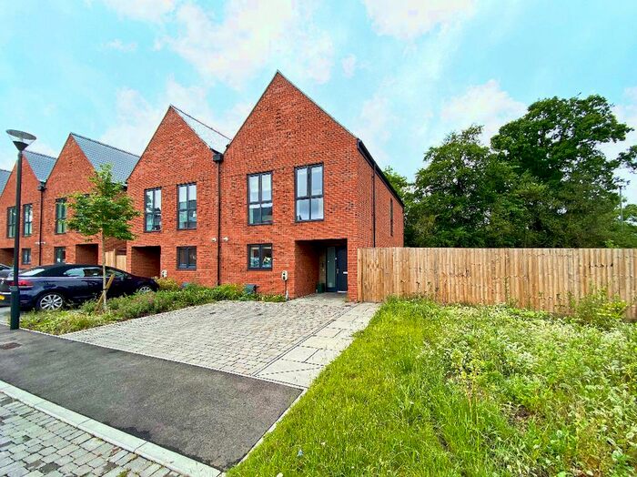 3 Bedroom Semi-Detached House To Rent In The Woodlarks, Bagshot, GU19