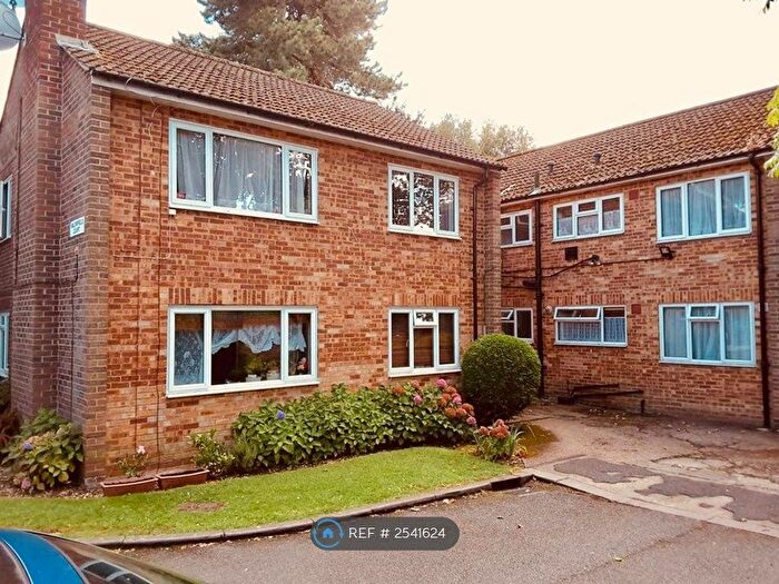2 Bedroom Flat To Rent In Fallowfield Court, Stanmore Hill, HA7