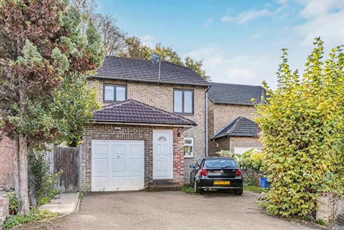 5 Bedroom Detached House For Sale In Claydon Drive, Croydon, CR0