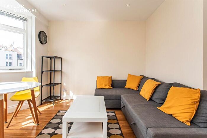 1 Bedroom Flat To Rent In Lower Rock Gardens, Brighton, BN2