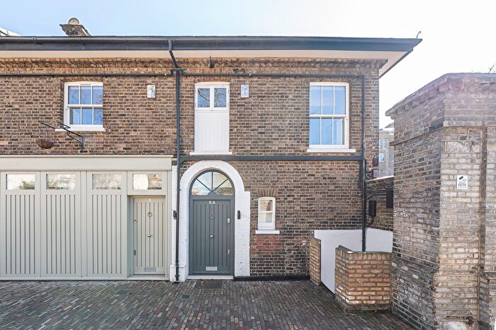 3 Bedroom Mews For Sale In Cedars Mews, London, SW4