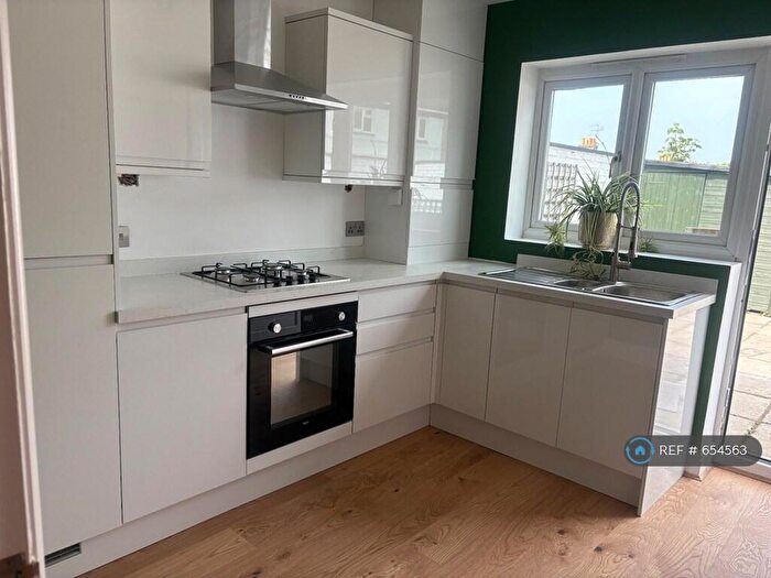 2 Bedroom Detached House To Rent In Hewlett Road, Cheltenham, GL52