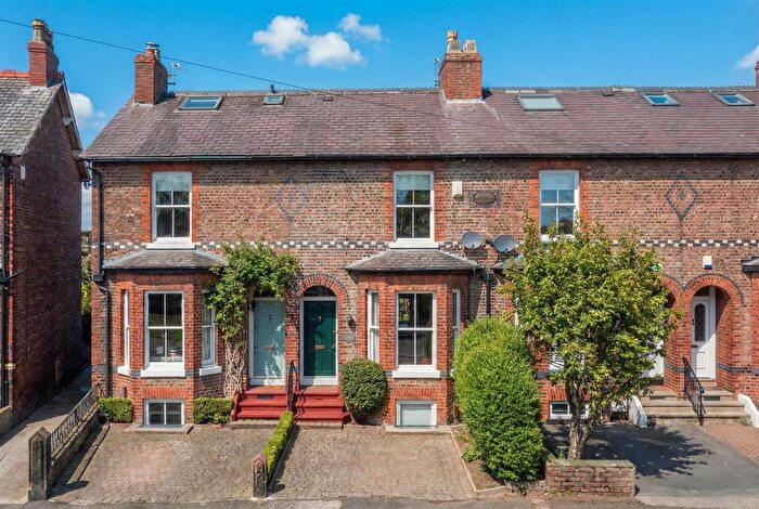 4 Bedroom Terraced House For Sale In Stockport Road, Timperley, Altrincham, WA15