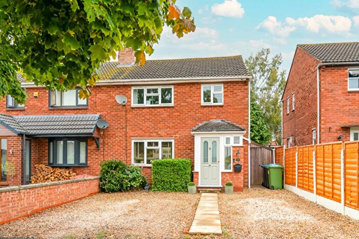 3 Bedroom Semi-Detached House For Sale In Snitterfield Road, Bearley, CV37