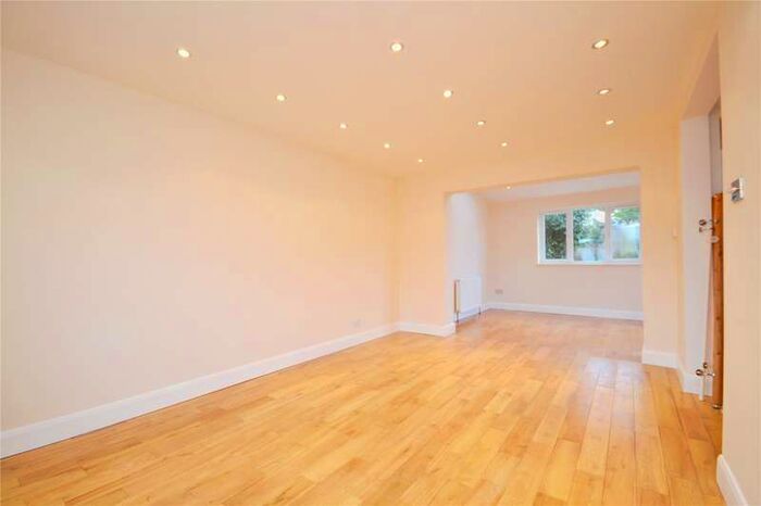 3 Bedroom Semi-Detached House To Rent In Miles Way, Whetstone, London, N20