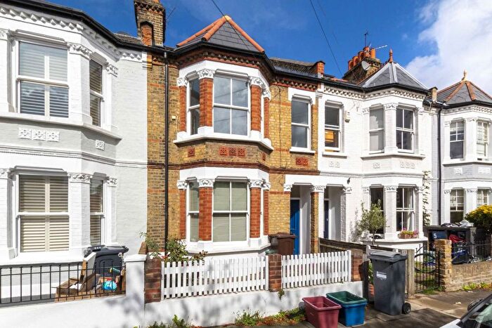 1 Bedroom Flat To Rent In Cornwall Grove, Chiswick, W4
