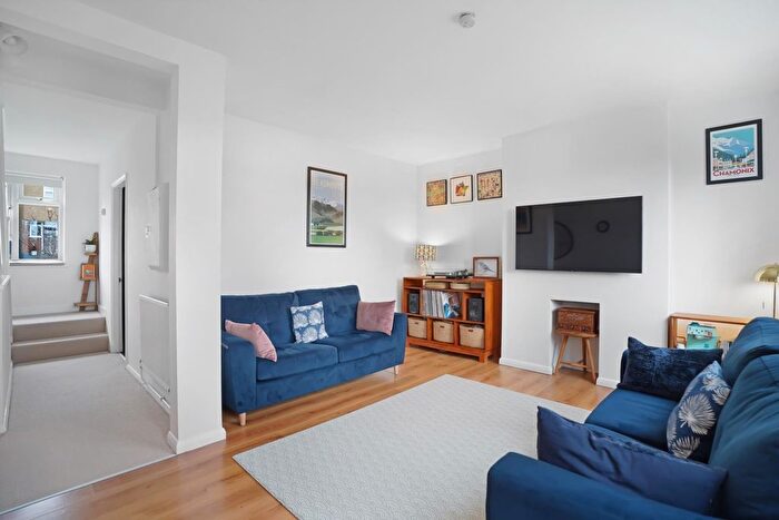 2 Bedroom Maisonette For Sale In Dartmouth Road, Forest Hill, London, SE23