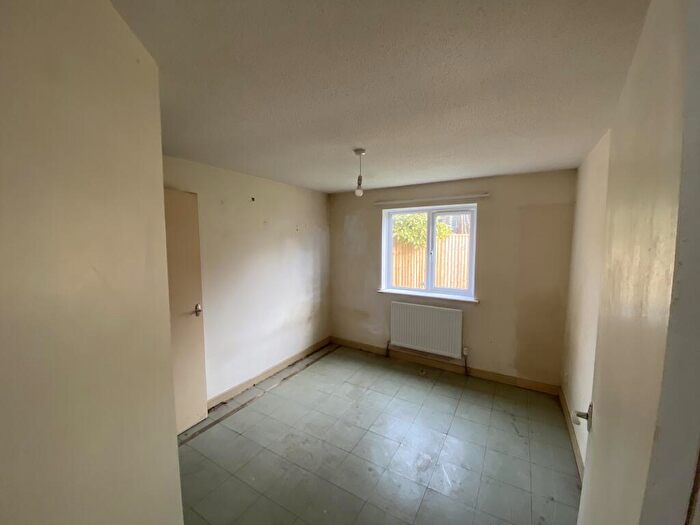 1 Bedroom Flat For Sale In Flat Challenor Close, Abingdon, Oxfordshire, OX14