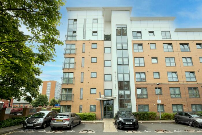 2 Bedroom Flat To Rent In Stone Road, Edgbaston, Birmingham, B15