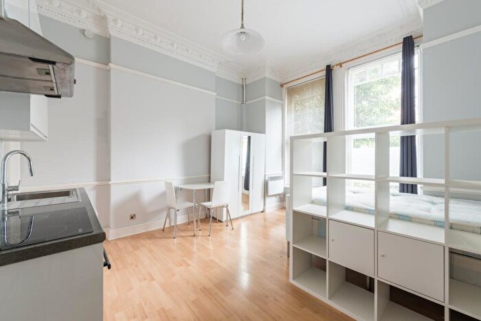 Apartment To Rent In Priory Road, London, NW6