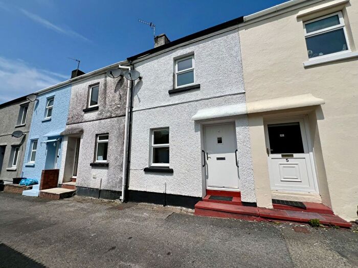 2 Bedroom Property To Rent In North Bank, Llandeilo, Carmarthenshire, SA19
