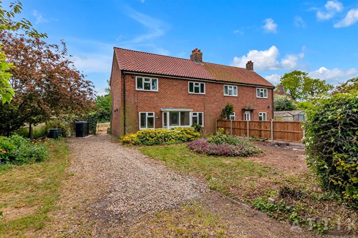 3 Bedroom Semi-Detached House For Sale In Swathing, Cranworth, IP25