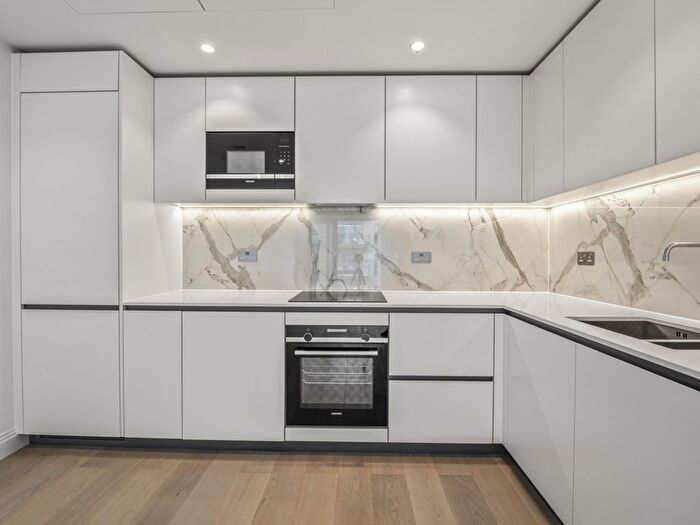 2 Bedroom Flat To Rent In William Morris Way, London, SW6