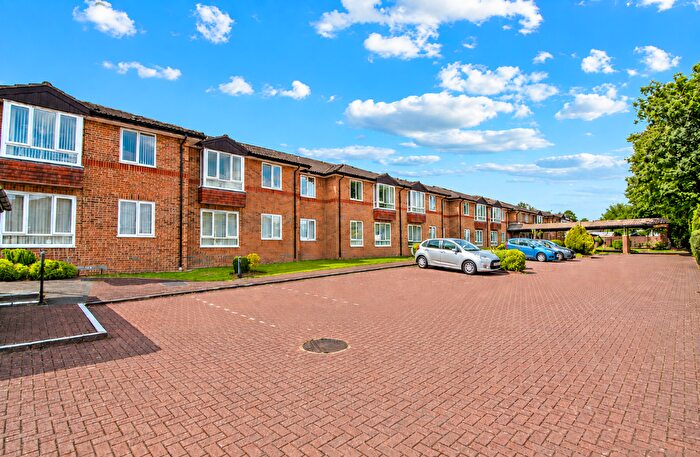 1 Bedroom Flat For Sale In Dene Court, Holman Close, PO8