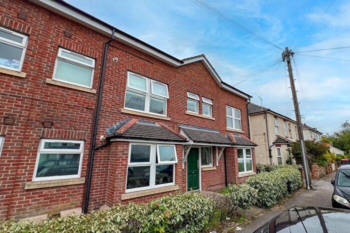 2 Bedroom Flat To Rent In Capstone Place, Bournemouth, BH8