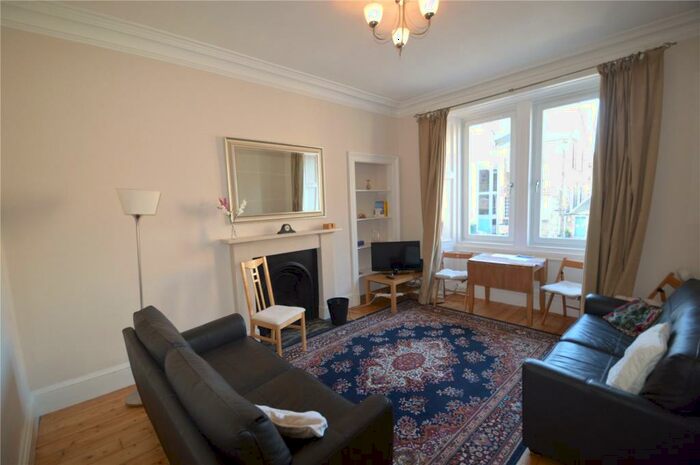 3 Bedroom Apartment To Rent In Cathcart Place, Edinburgh, EH11