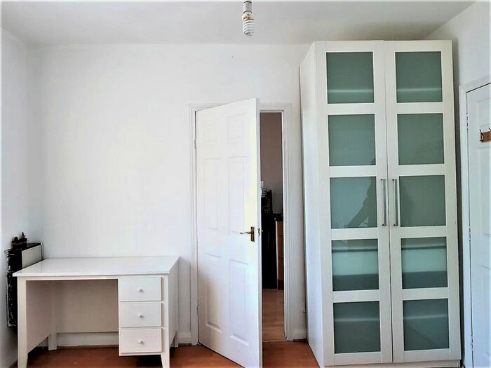 Studio To Rent In Studio Flat, Harrow Road, East Ham, E6