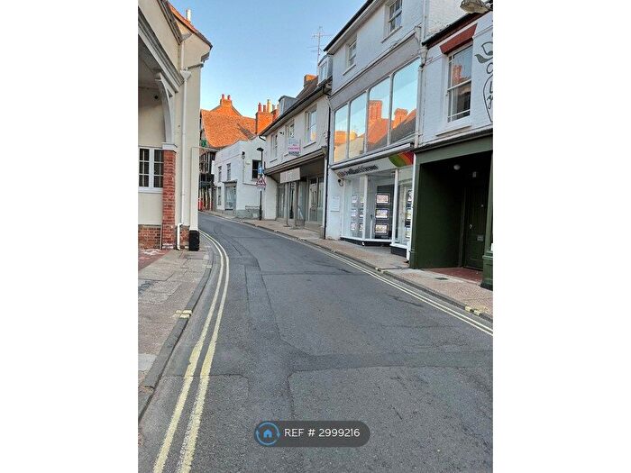 2 Bedroom Flat To Rent In Church Street, Woodbridge, IP12
