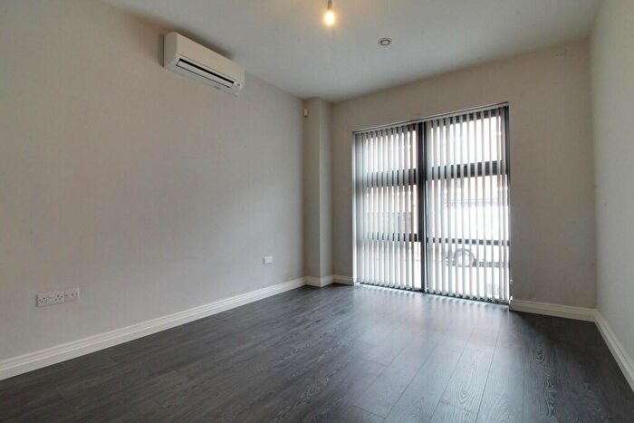 2 Bedroom Apartment To Rent In Lion Court, Warstone Lane, Jewellery Quarter, B18
