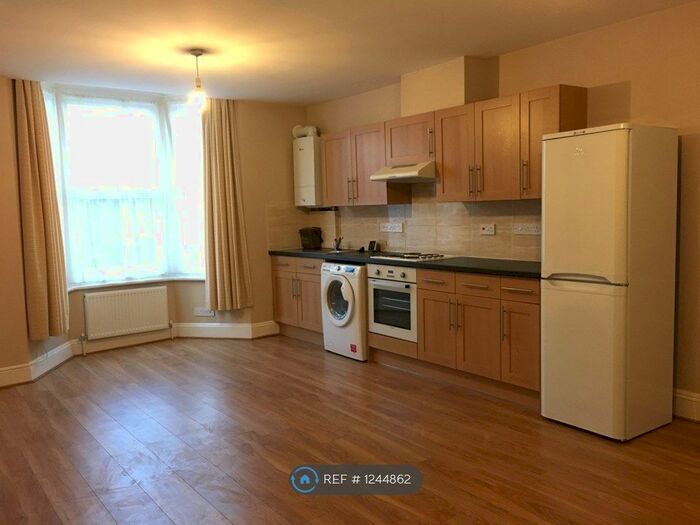 2 Bedroom Flat To Rent In Manor Road, Bristol BS7