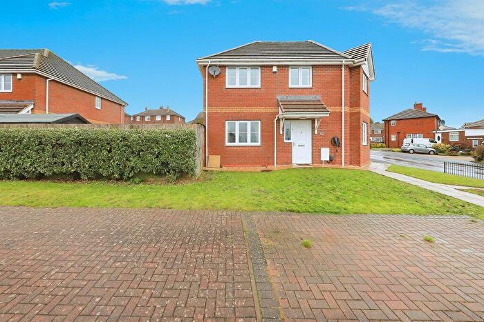3 Bedroom End Of Terrace House For Sale In Meres Road, Halesowen, B63