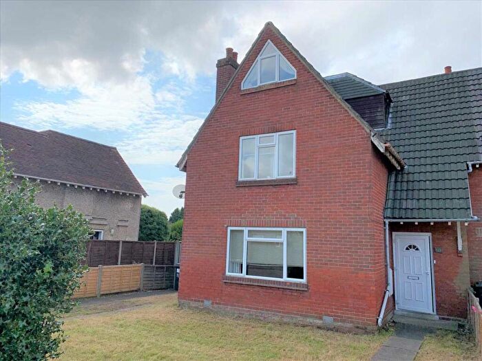 5 Bedroom Bungalow To Rent In Brassey Road, Winton, Bournemouth, BH9