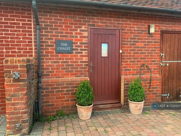 1 Bedroom Flat To Rent In Hermongers Lane, Rudgwick, Horsham, RH12