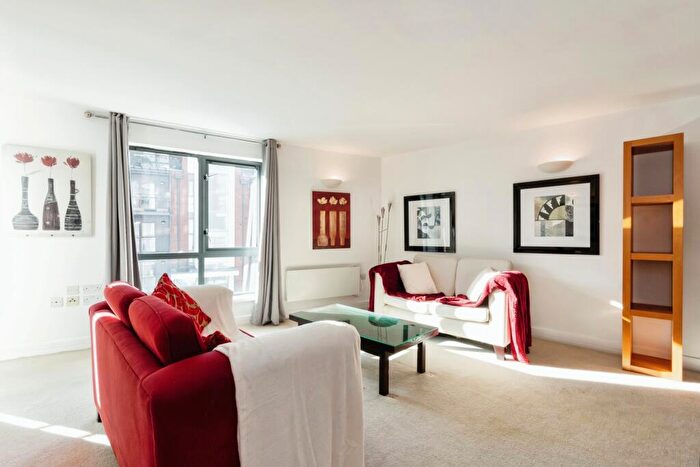 2 Bedroom Apartment To Rent In The Arena, Nottingham, NG1