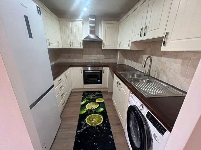 2 Bedroom Flat To Rent In Holly Street, Luton, LU1
