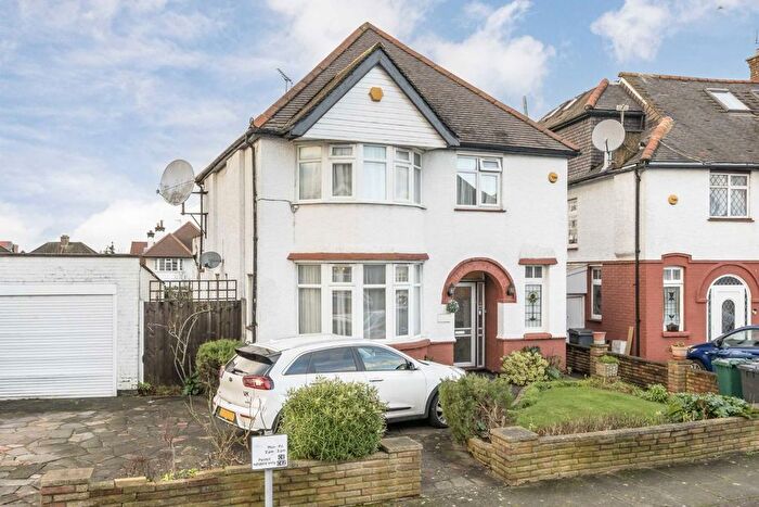 4 Bedroom Detached House To Rent In Wentworth Park, London, N3