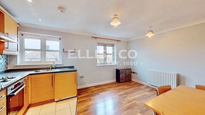 1 Bedroom Flat For Sale In Hexham Gardens, Northolt, UB5