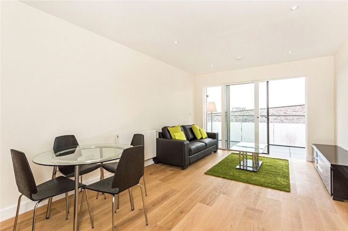 1 Bedroom Flat To Rent In Barquentine Heights, Peartree Way, London, SE10