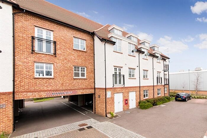 2 Bedroom Flat To Rent In Bowyer Drive, Letchworth Garden City, SG6
