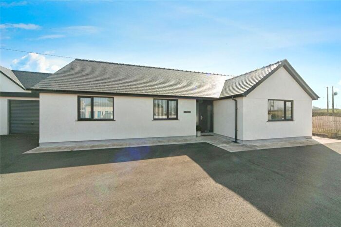 3 Bedroom Bungalow For Sale In Pontllyfni, Caernarfon, Gwynedd, LL54