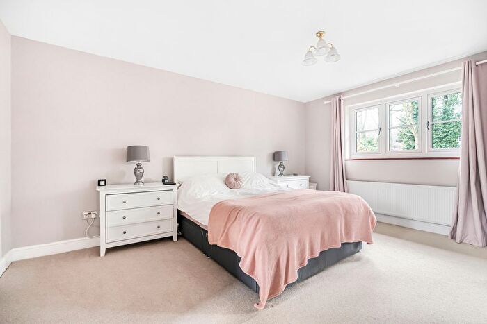5 Bedroom Detached House For Sale In The Lindens, Hemel Hempstead, HP3