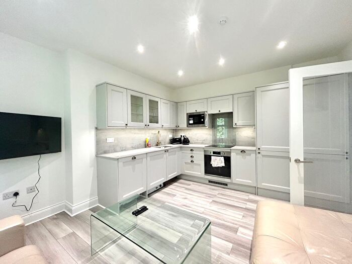 2 Bedroom Flat To Rent In Methuen Close, Bournemouth, BH8