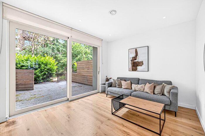 3 Bedroom Terraced House To Rent In Wansey Street, Walworth, SE17