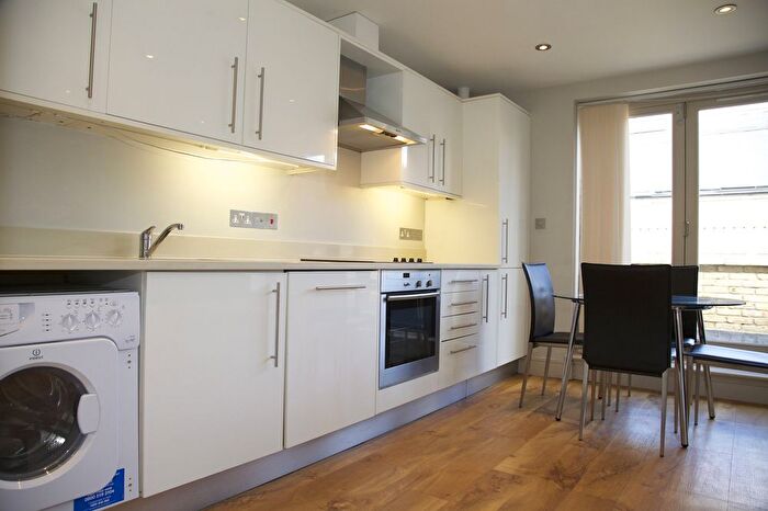 2 Bedroom Flat To Rent In Worple Road Mews, London, SW19