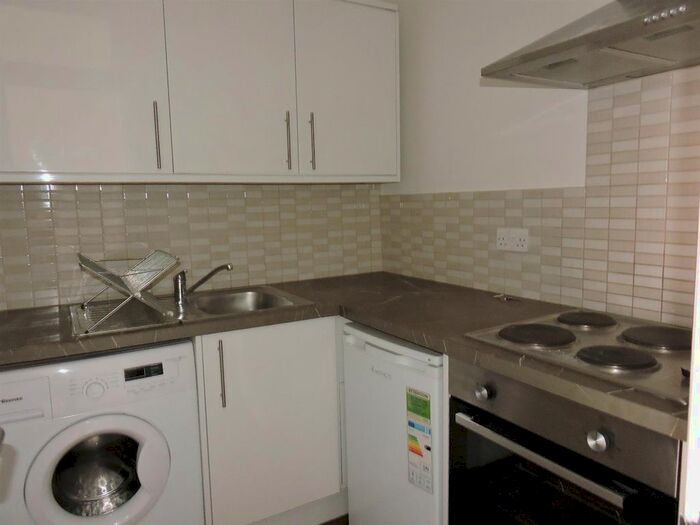 1 Bedroom Flat To Rent In Rock Street, London, N4