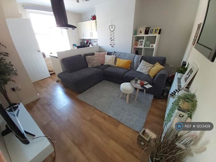 1 Bedroom Terraced House To Rent In New Hey Road, Huddersfield, HD3
