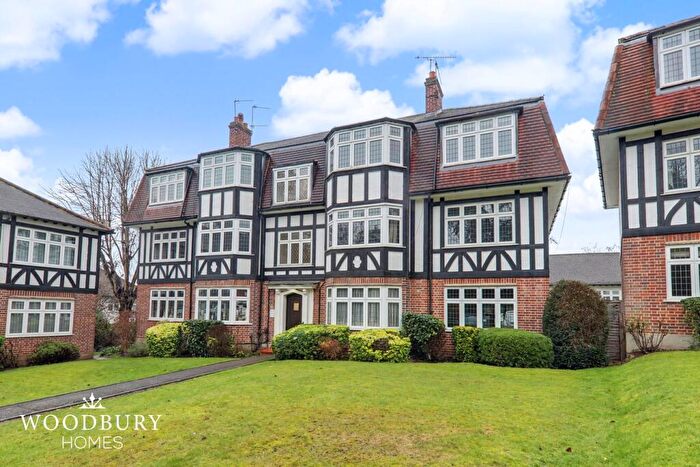 3 Bedroom Apartment For Sale In Grange Court, Upper Park, Loughton, IG10