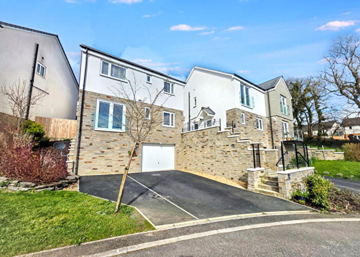 4 Bedroom Detached House For Sale In Sandpiper Road, Plymouth, PL6